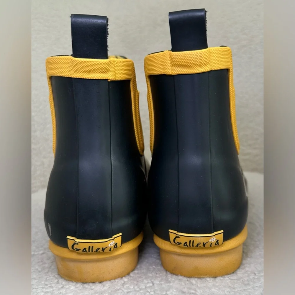 Galleria‎ Enterprises Chelsea rain snow boots booties navy blue yellow bee 🐝 11